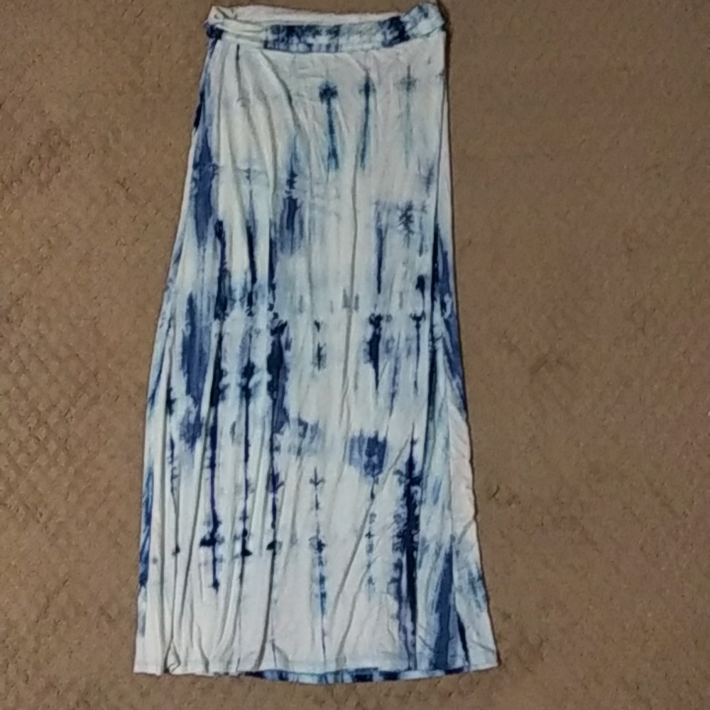 Blue tie dye print maxi skirt, no side slit; like new